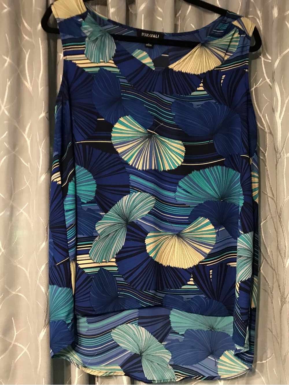 Roz & Ali Blue Teal Fan-Print Shell Top L